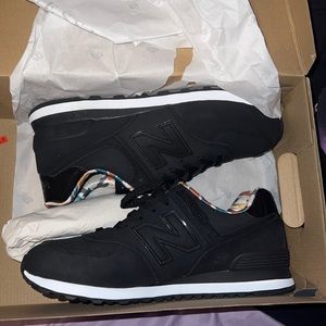 never worn! size 12 (got a size too big)